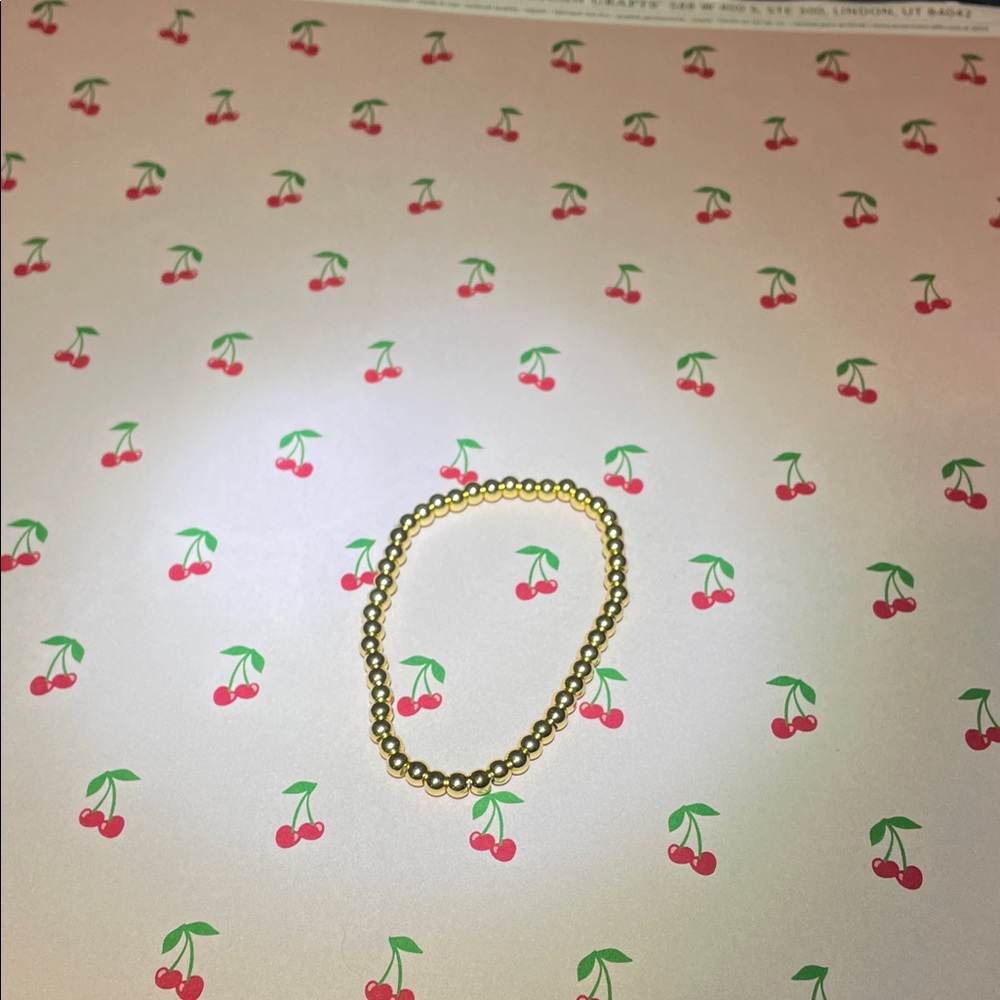 Elegant Gold Stretchable Beaded Bracelet
